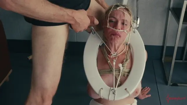 Poster: Rebel Rhyder - The Most Beautiful Toilet Pet In The World